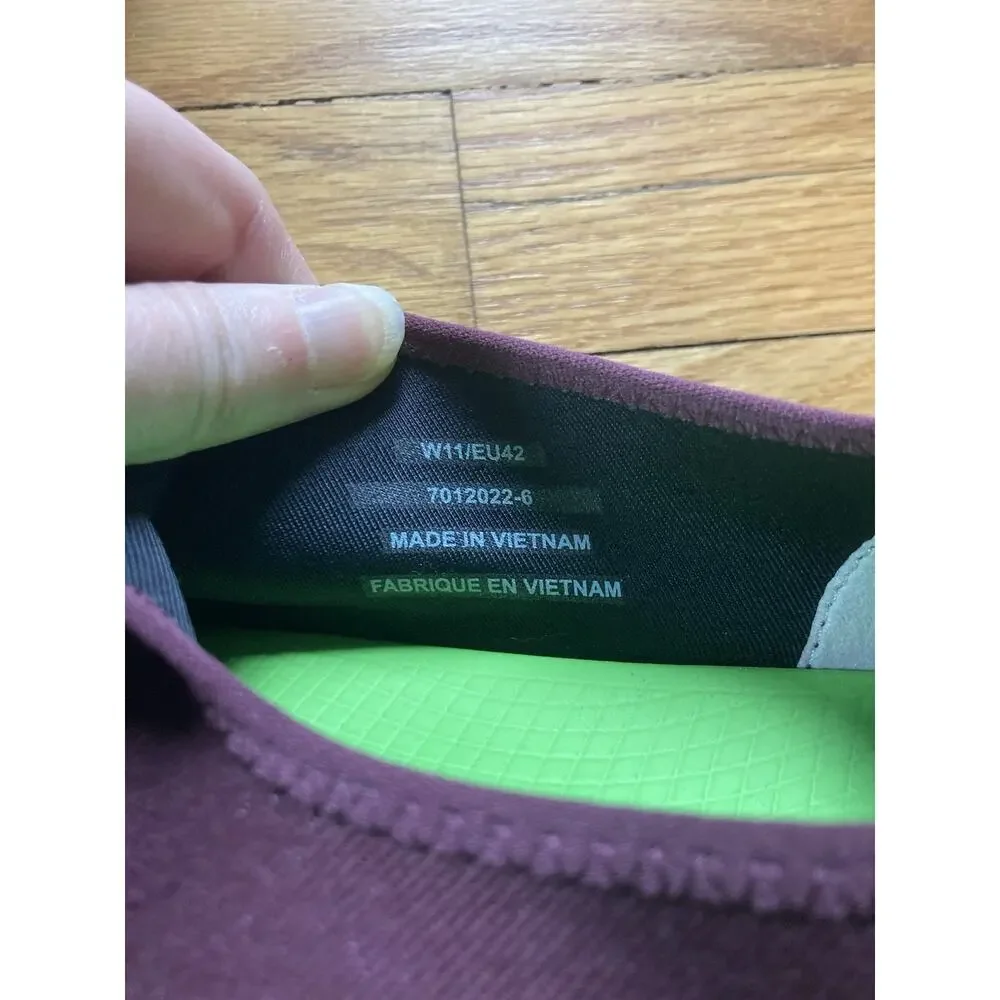 Oofos OOmg EEzee 11 Low Burgundy Casual Walking Comfort Recovery Shoes